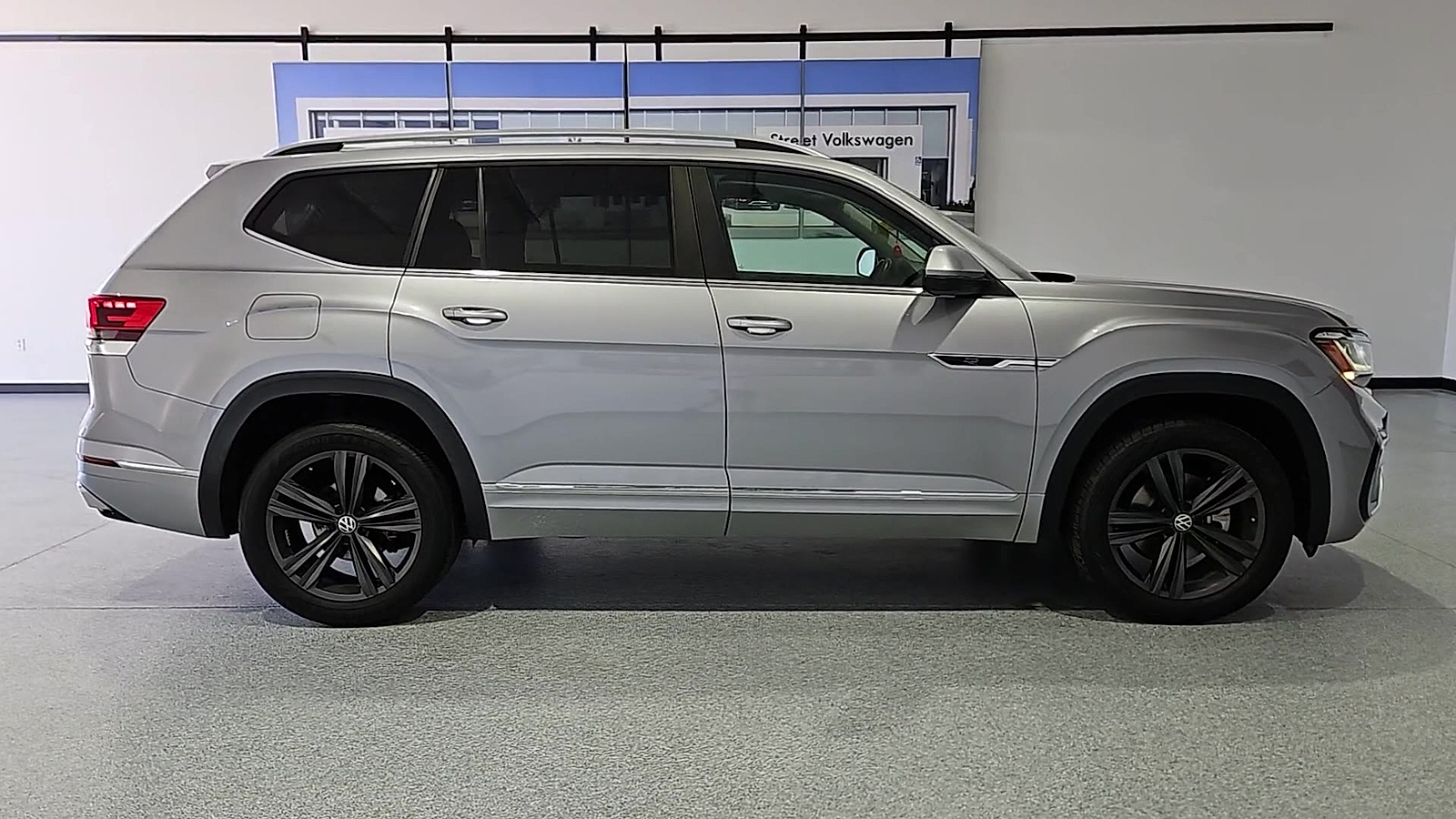 2022 Volkswagen Atlas 3.6L V6 SEL R-Line Pyrite Silver Metallic at Bobby Duby Motors