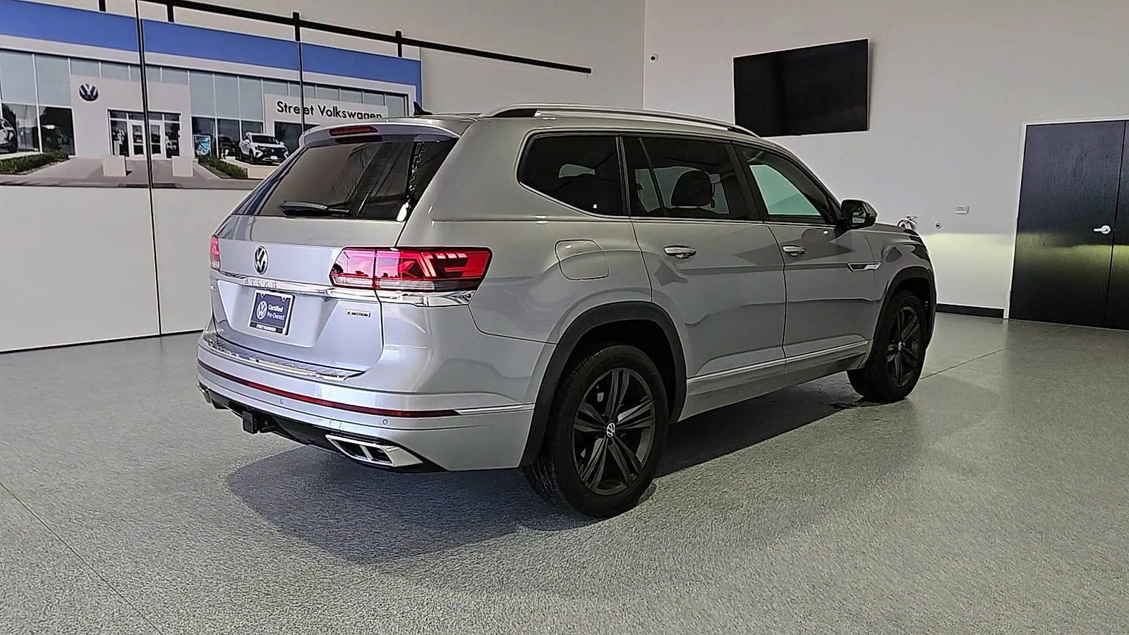 2022 Volkswagen Atlas 3.6L V6 SEL R-Line Pyrite Silver Metallic at Bobby Duby Motors
