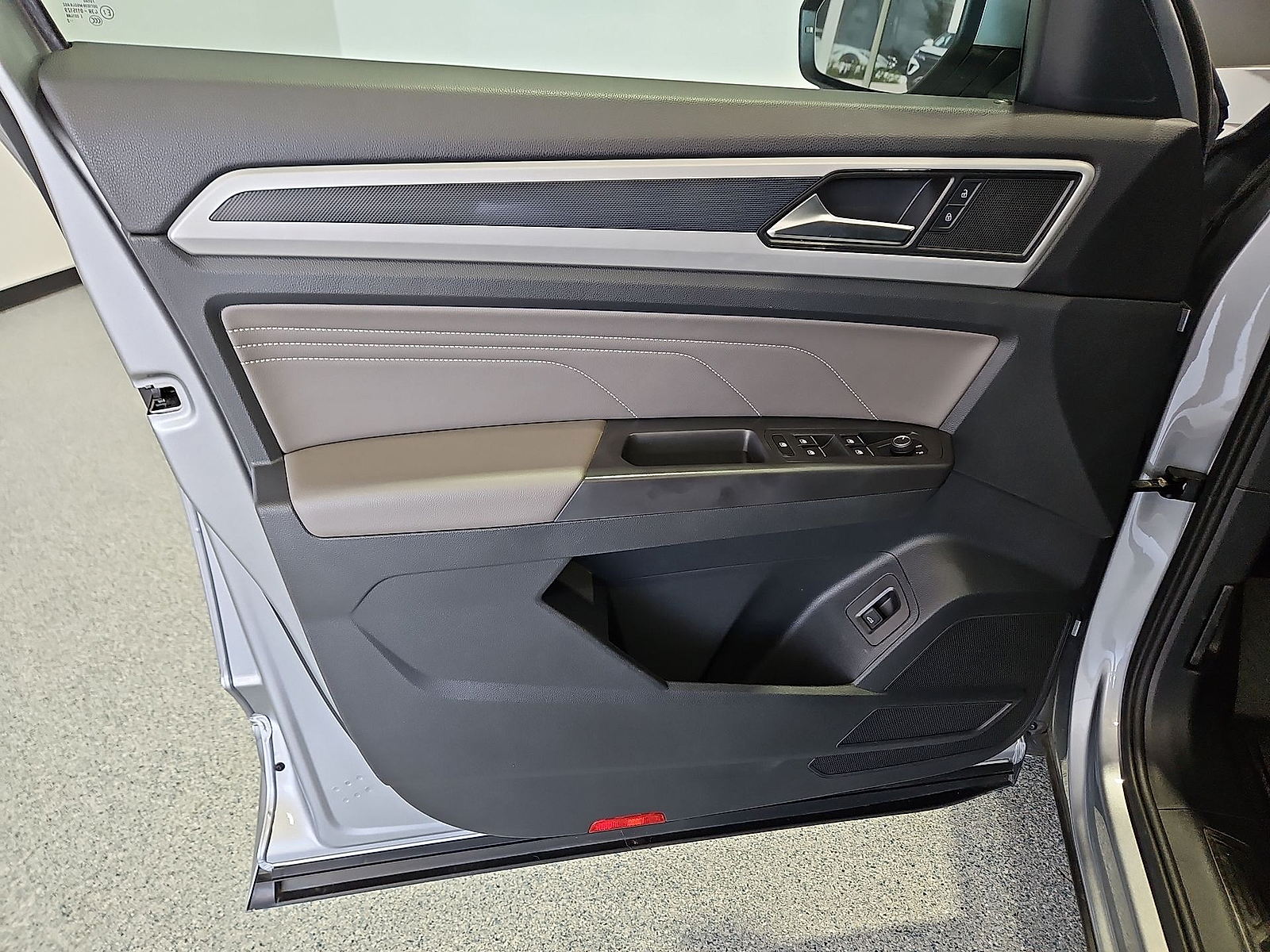 2022 Volkswagen Atlas 3.6L V6 SEL R-Line Pyrite Silver Metallic at Bobby Duby Motors