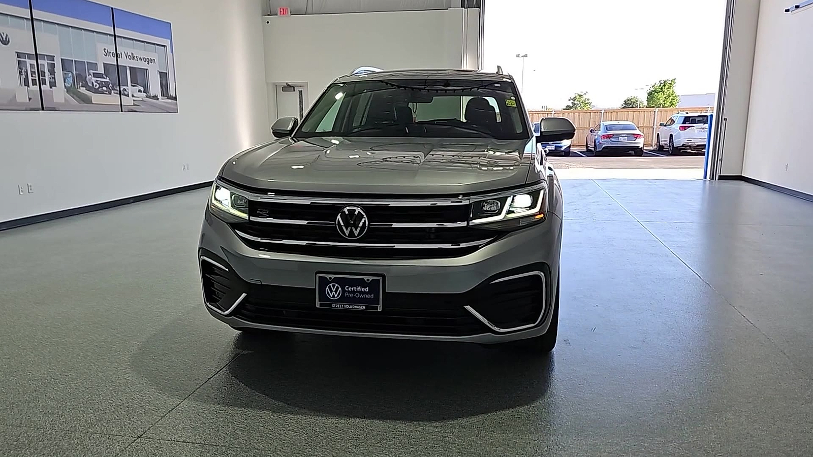 2022 Volkswagen Atlas 3.6L V6 SEL R-Line Pyrite Silver Metallic at Bobby Duby Motors