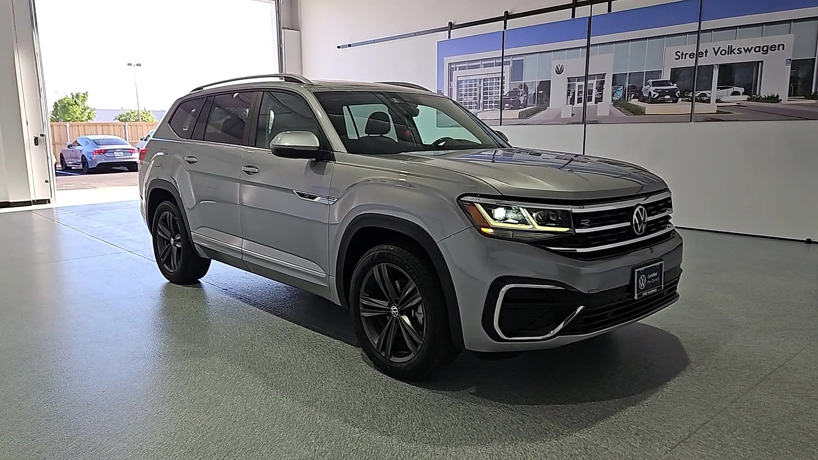 2022 Volkswagen Atlas 3.6L V6 SEL R-Line Pyrite Silver Metallic at Bobby Duby Motors