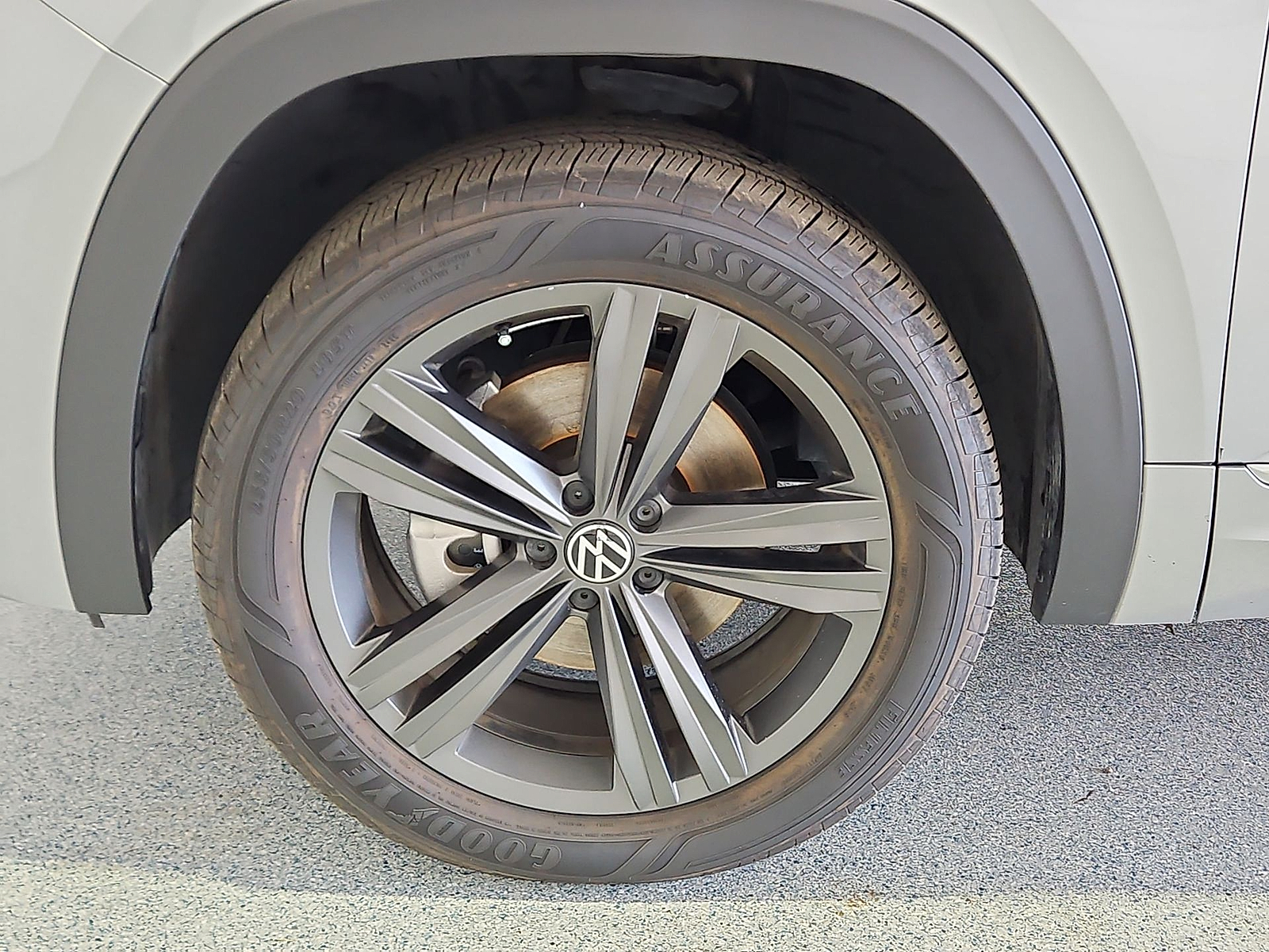 2022 Volkswagen Atlas 3.6L V6 SEL R-Line Pyrite Silver Metallic at Bobby Duby Motors