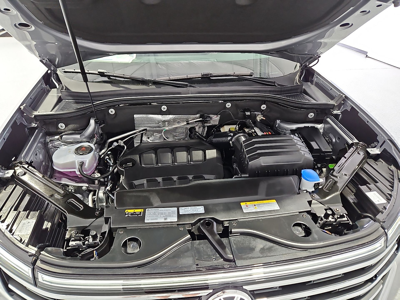 2026 Volkswagen Atlas photo 10 of 22