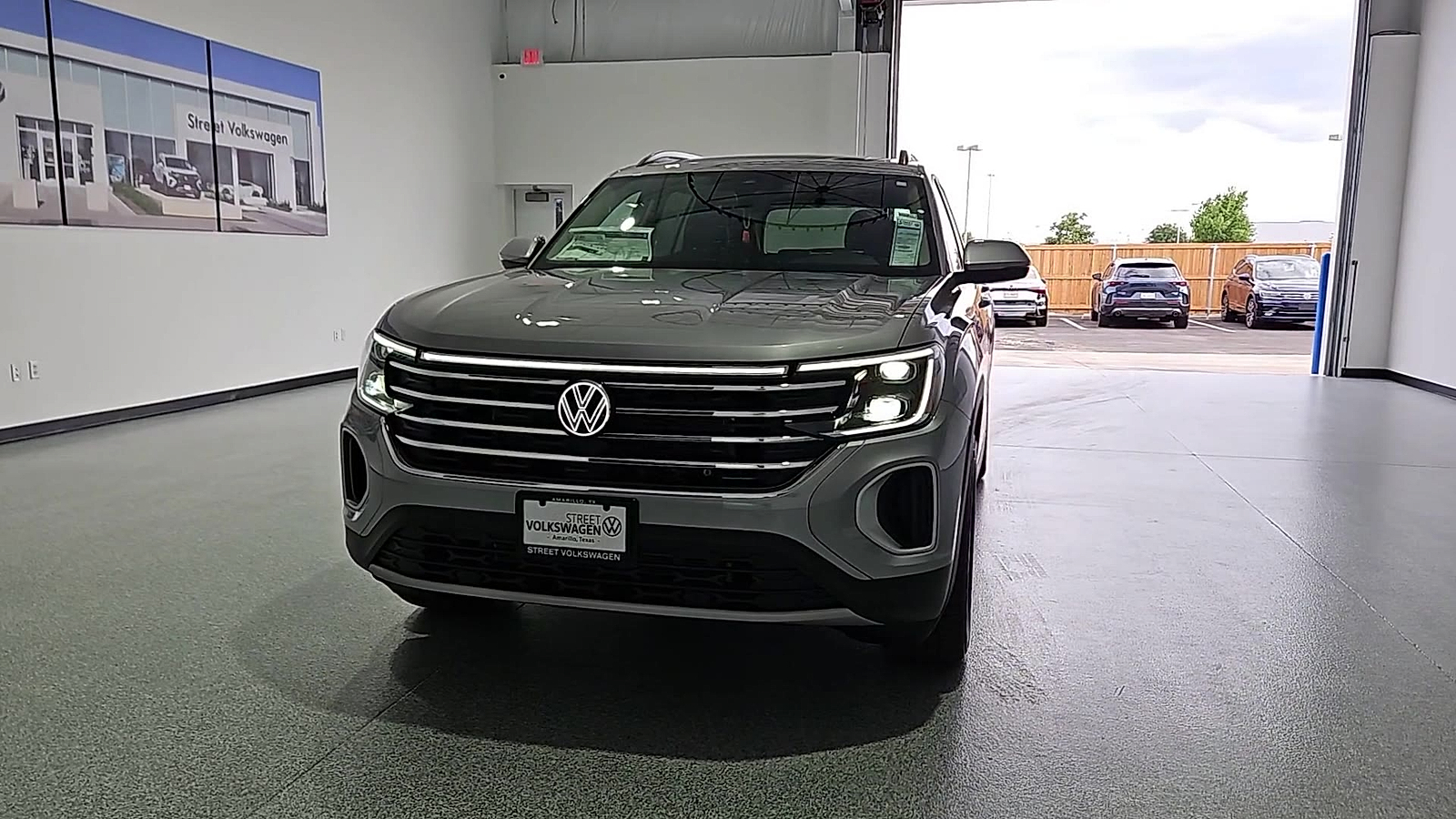 2026 Volkswagen Atlas photo 3 of 22