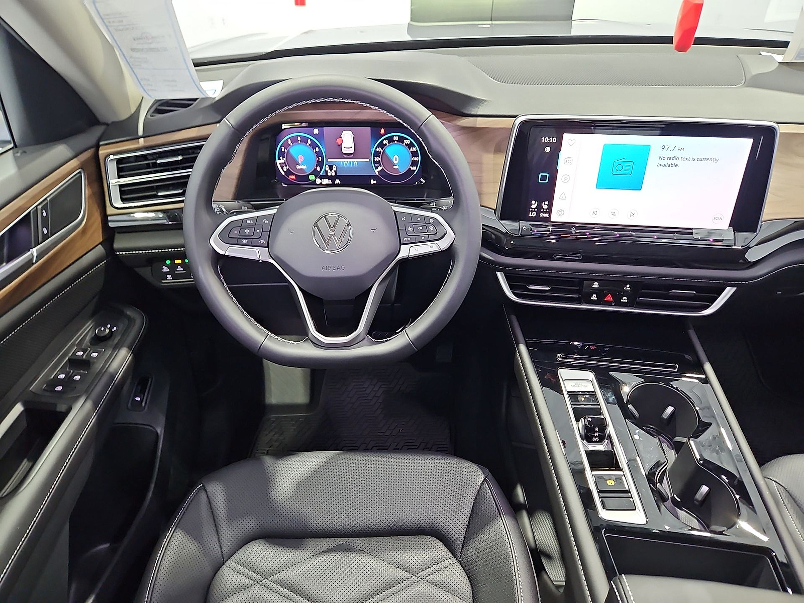 2026 Volkswagen Atlas photo 14 of 22