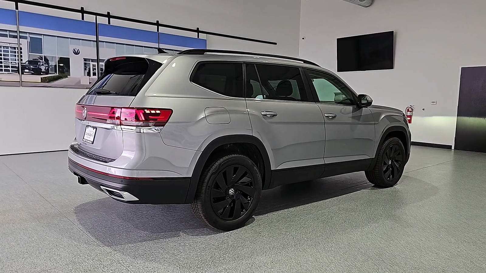 2026 Volkswagen Atlas photo 8 of 22
