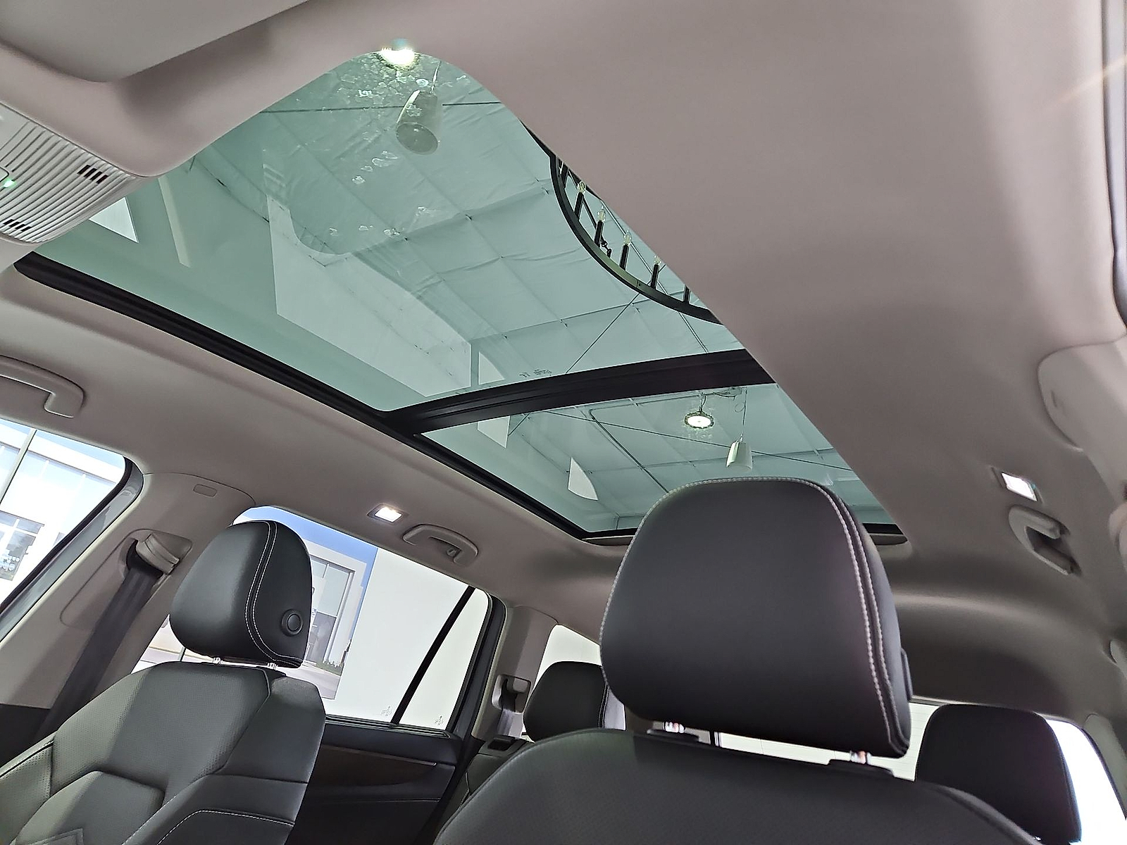 2026 Volkswagen Atlas photo 17 of 22