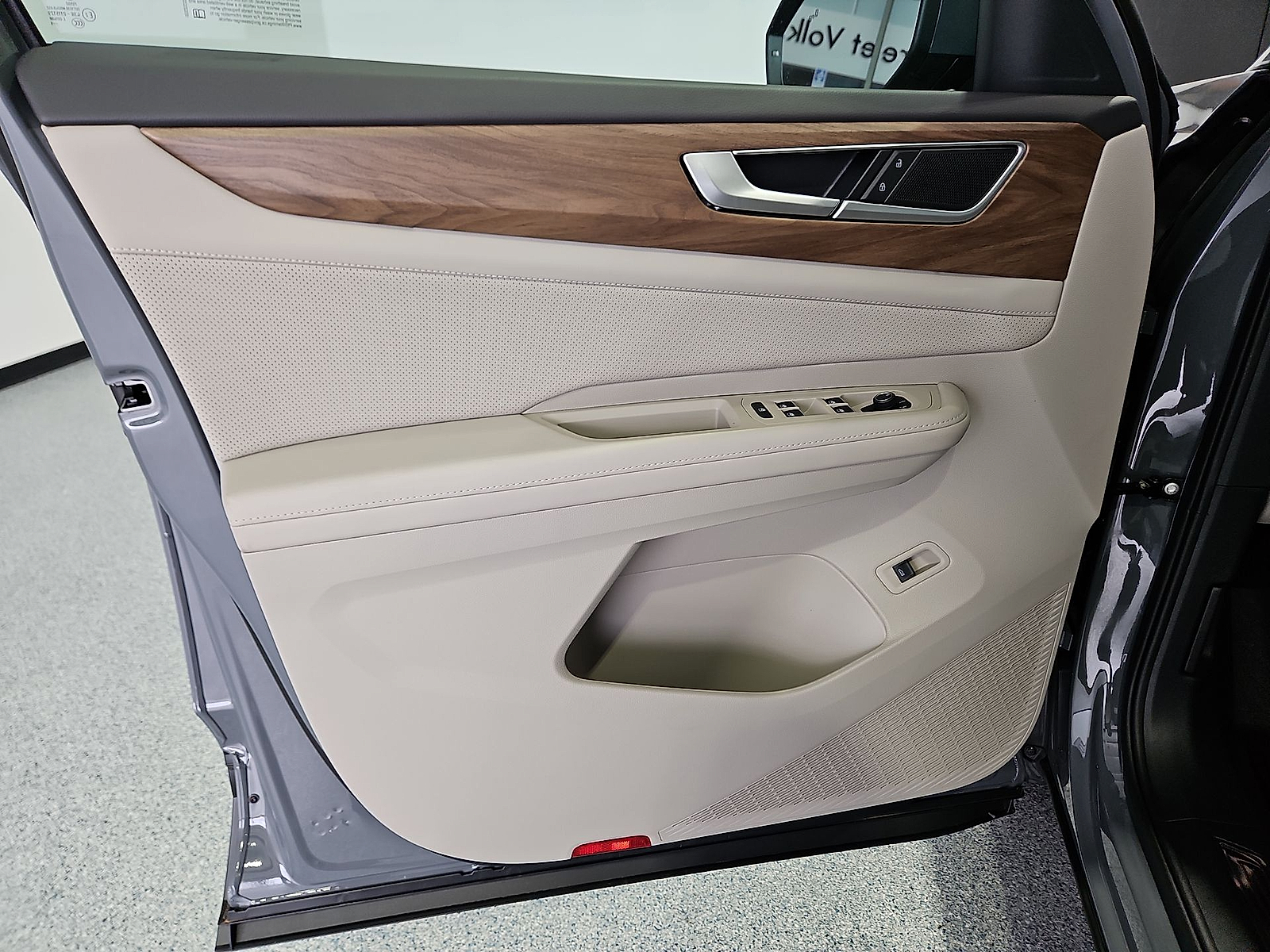 2026 Volkswagen Atlas photo 15 of 22
