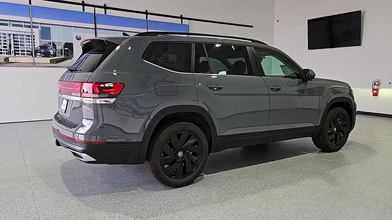 2026 Volkswagen Atlas photo 8 of 22