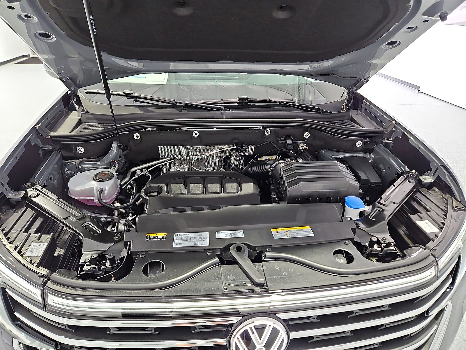 2026 Volkswagen Atlas photo 10 of 22