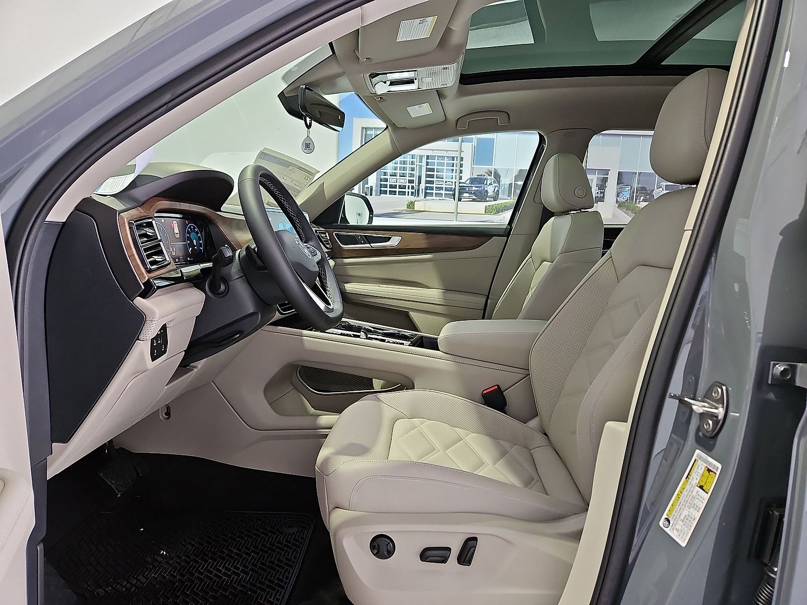 2026 Volkswagen Atlas photo 16 of 22