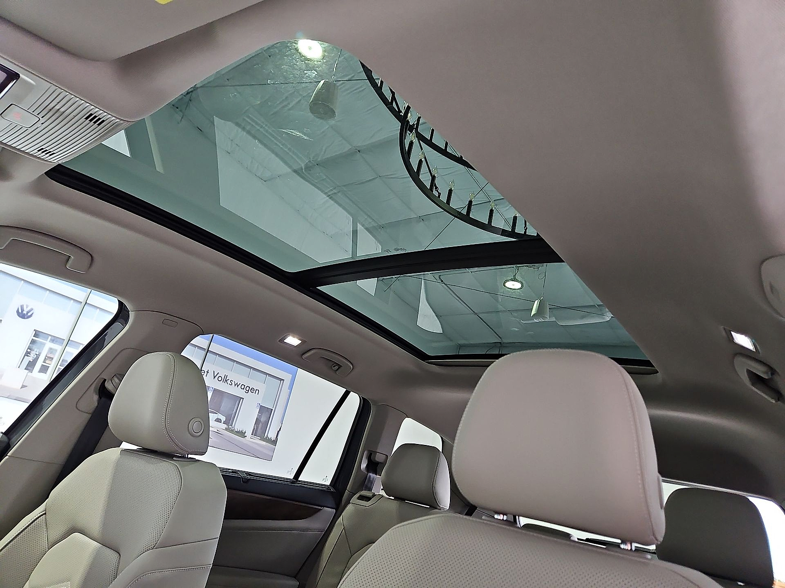 2026 Volkswagen Atlas photo 17 of 22