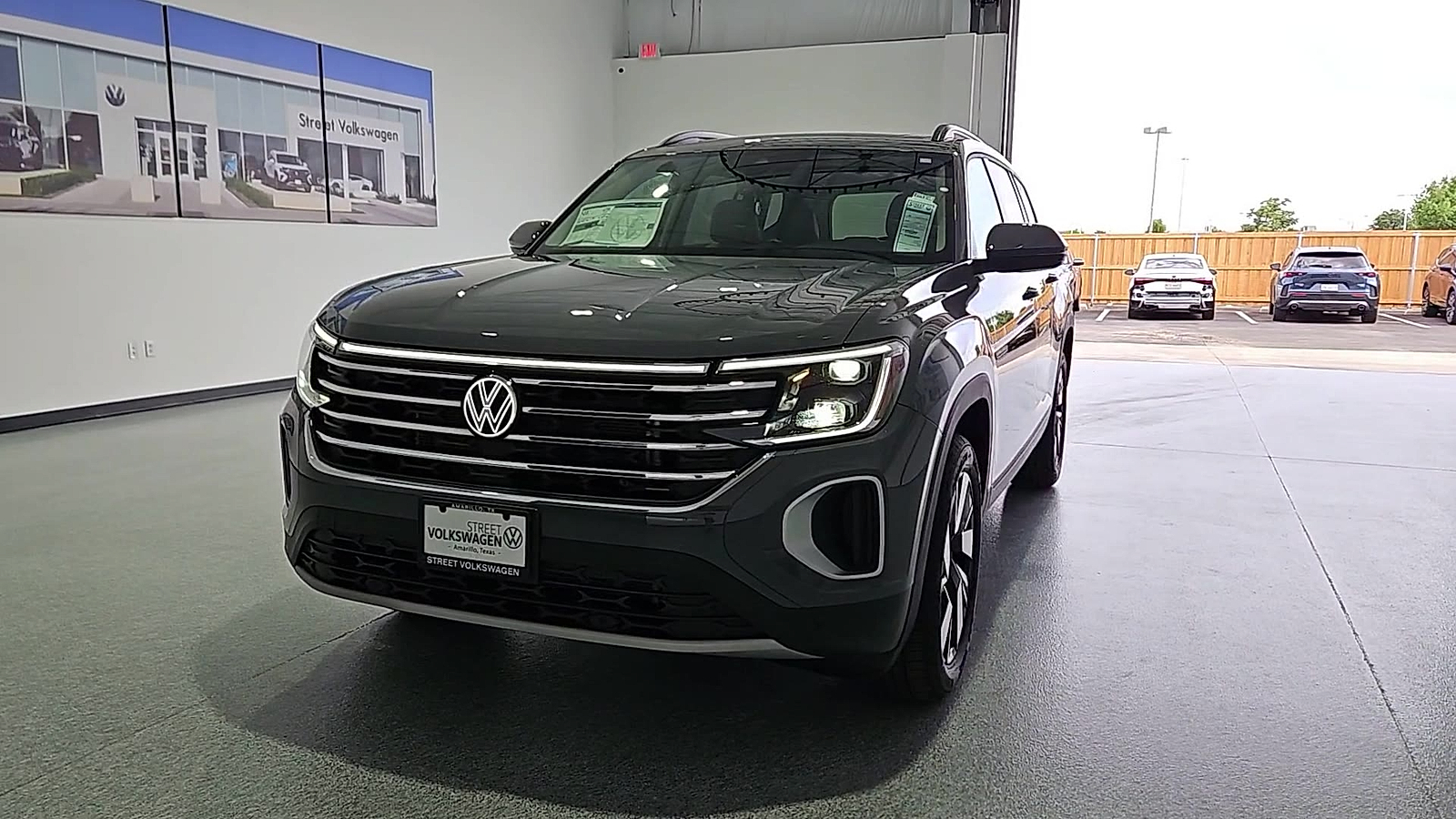 2026 Volkswagen Atlas photo 3 of 22