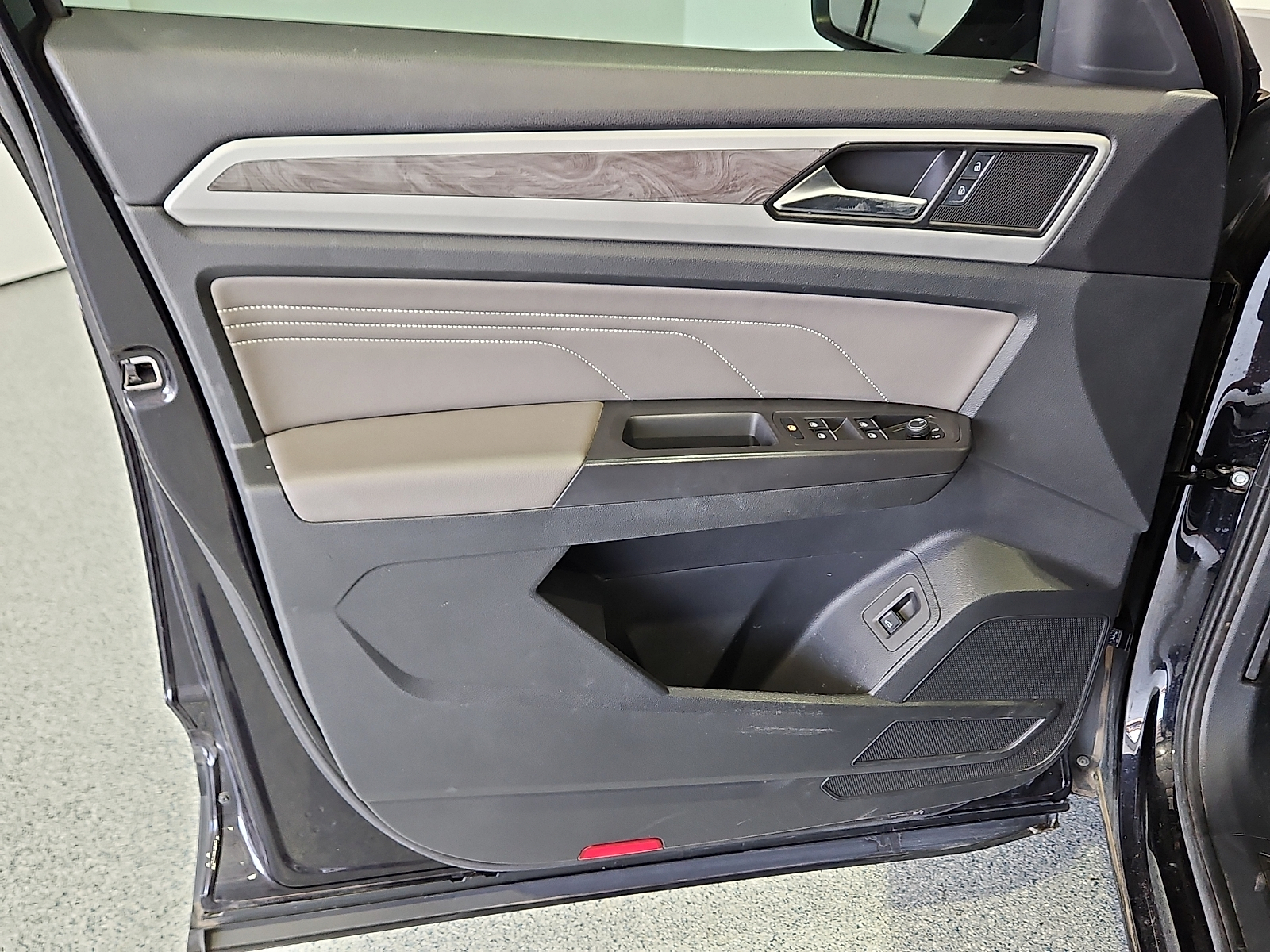 2023 Volkswagen Atlas Cross Sport 3.6L V6 SE w/Technology Deep Black at Street VW of Amarillo