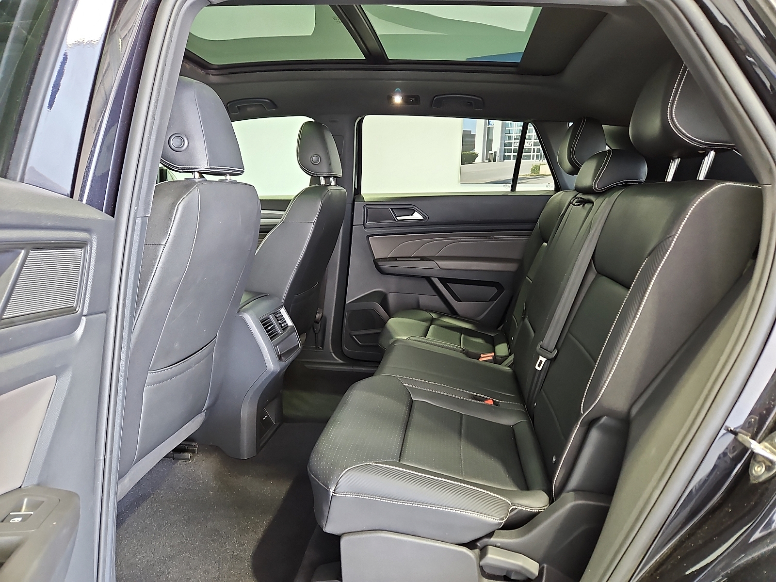 2023 Volkswagen Atlas Cross Sport 3.6L V6 SE w/Technology - 10
