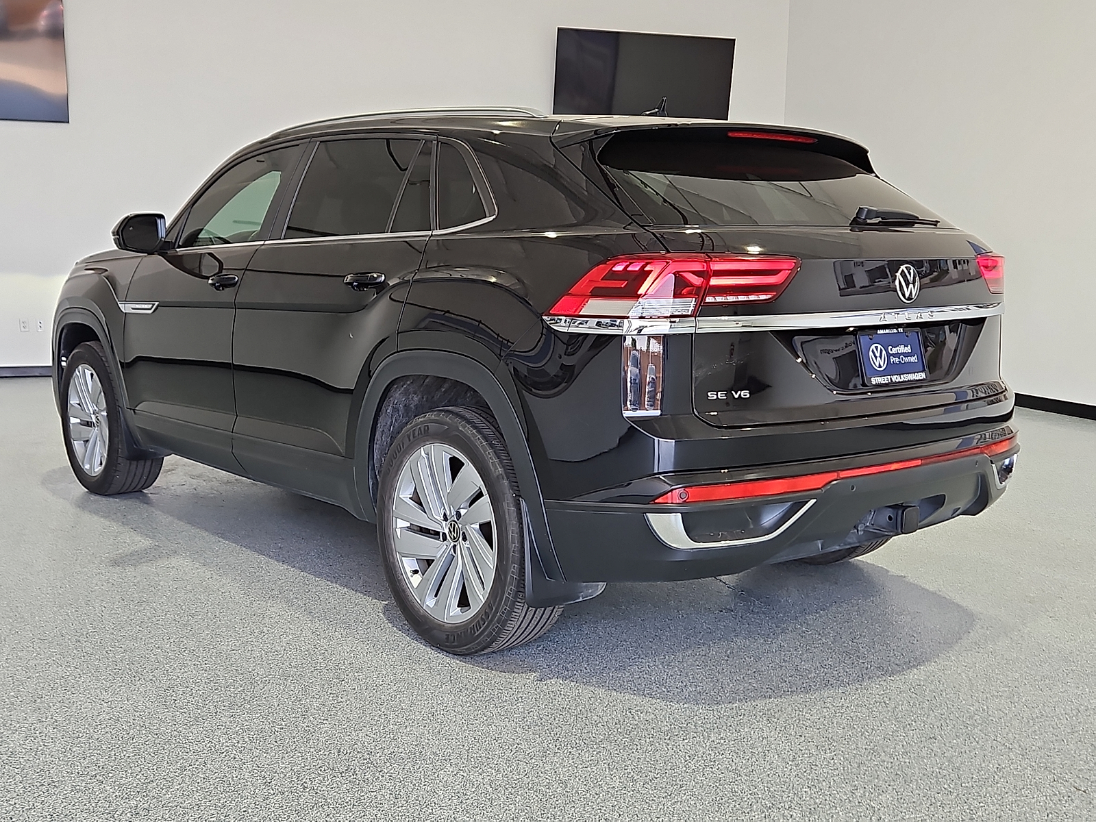2023 Volkswagen Atlas Cross Sport 3.6L V6 SE w/Technology - 1