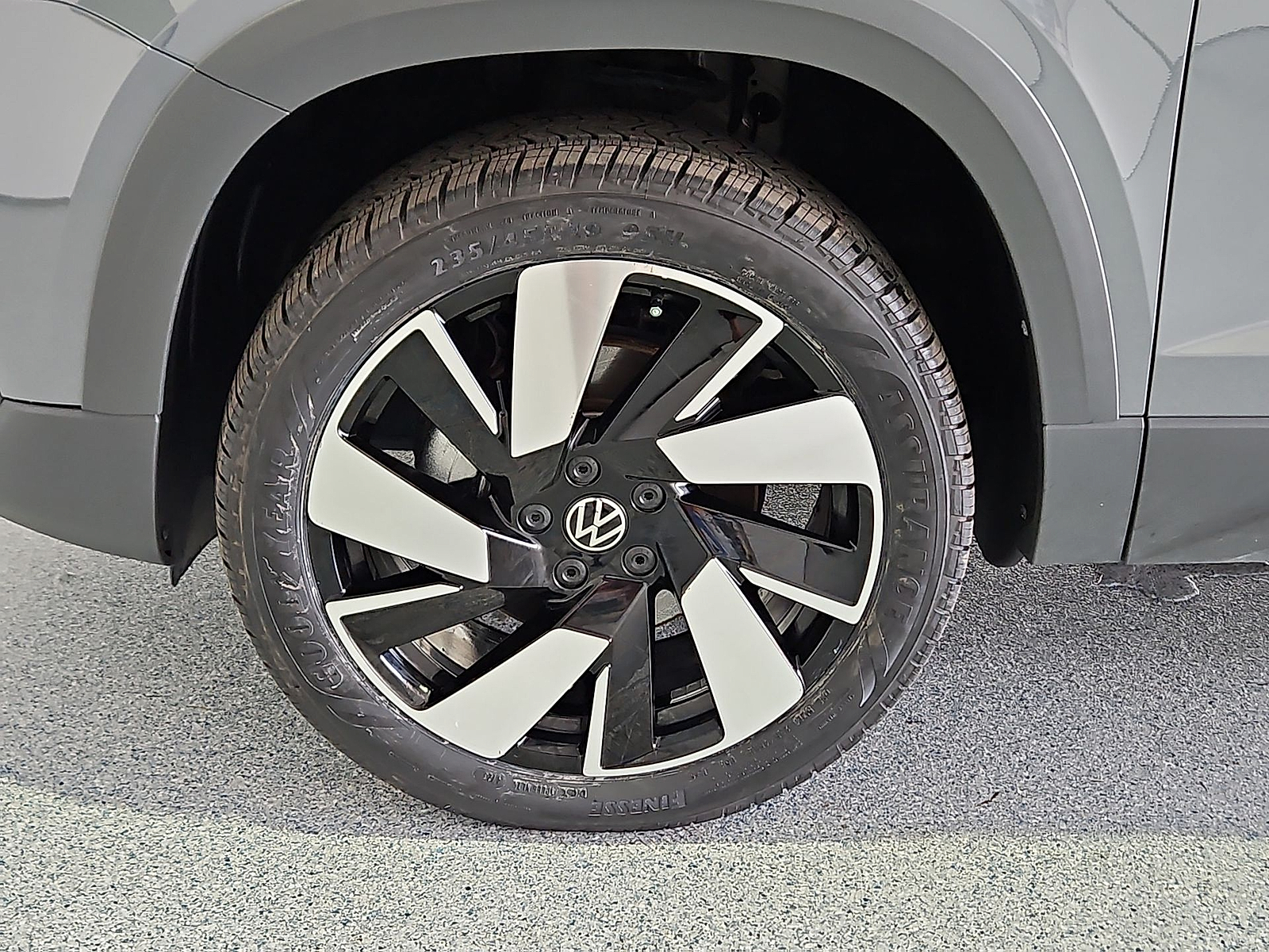 2024 Volkswagen Taos 1.5T SEL - 10