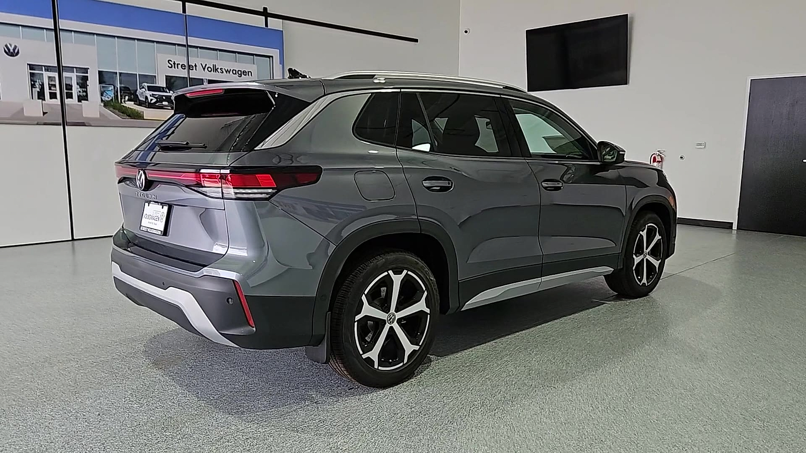 2026 Volkswagen Tiguan SE Platinum Gray Metallic at Street VW of Amarillo