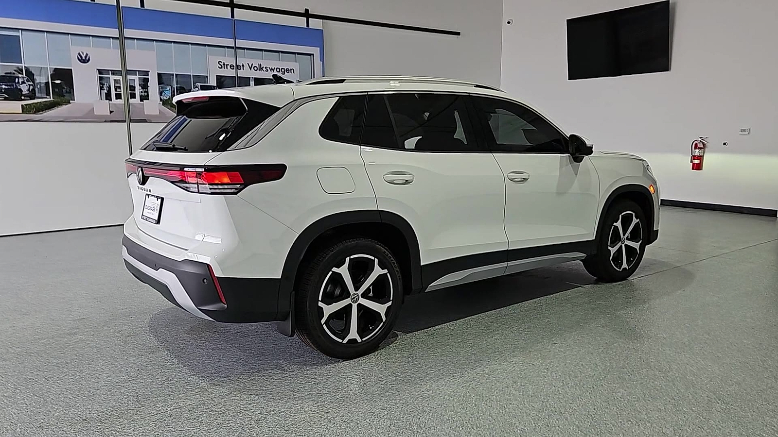 2026 Volkswagen Tiguan SE Pure White at Street VW of Amarillo