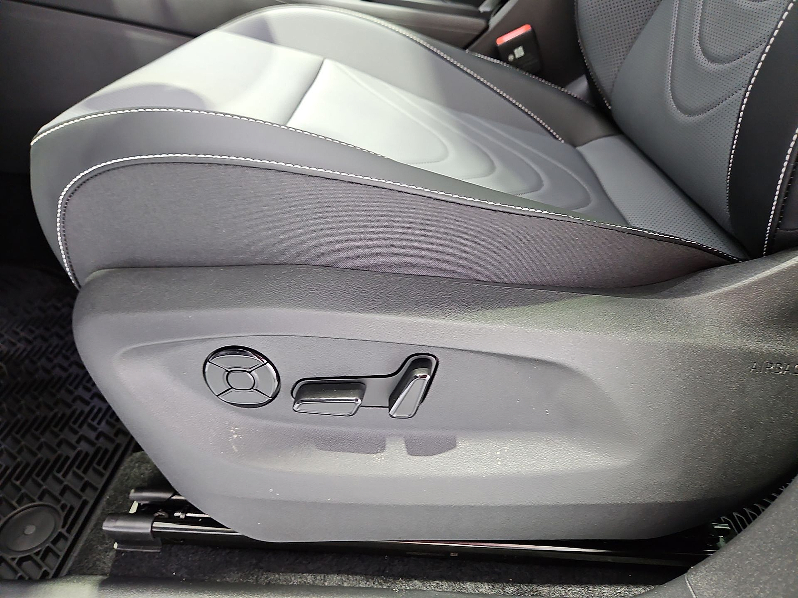 2026 Volkswagen Tiguan SE Pure White at Street VW of Amarillo
