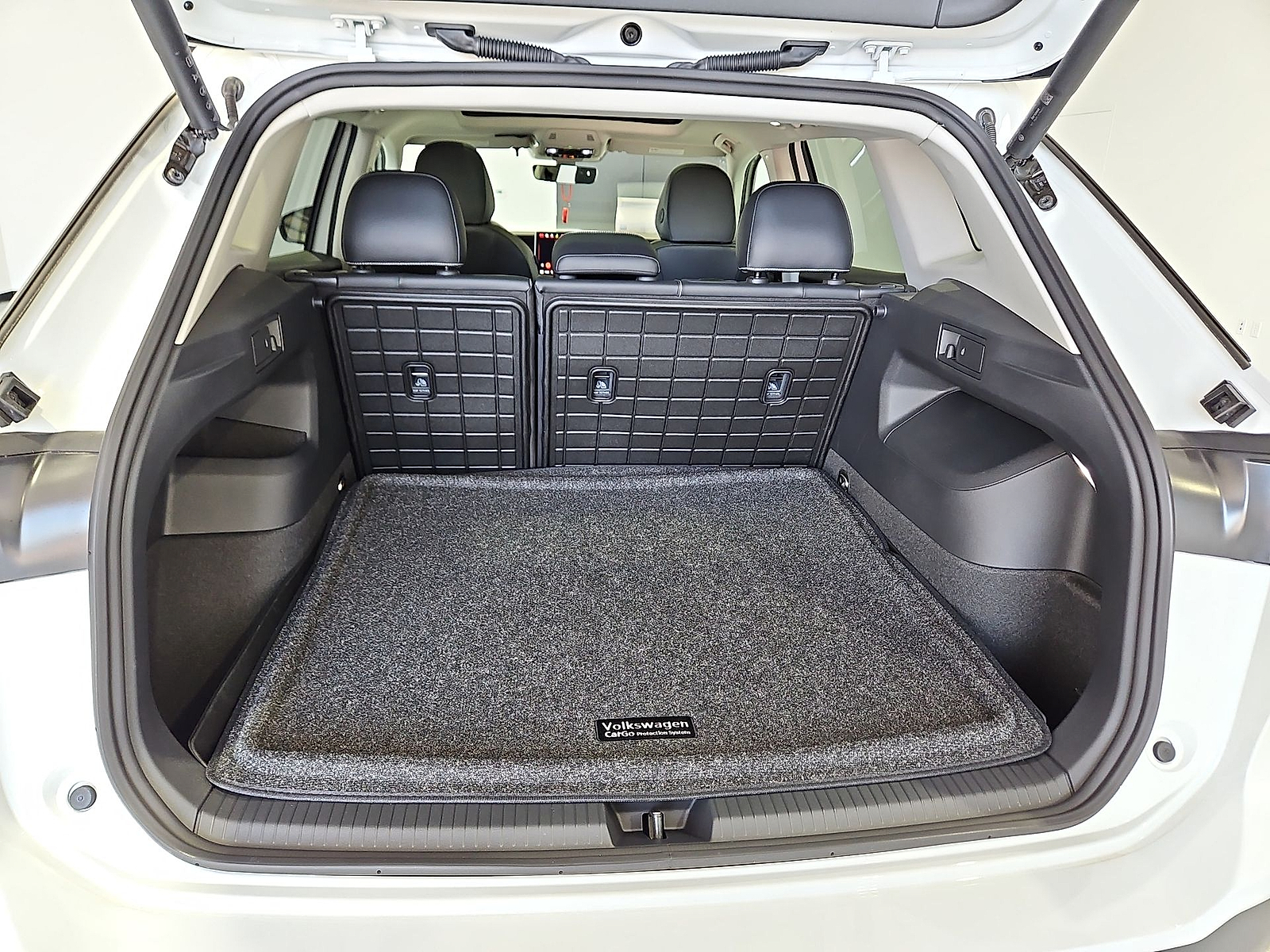 2026 Volkswagen Tiguan SE Pure White at Street VW of Amarillo