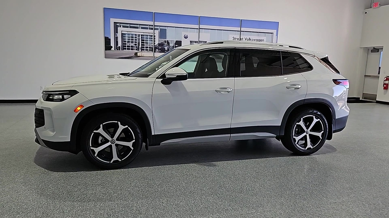 2026 Volkswagen Tiguan SE Pure White at Street VW of Amarillo