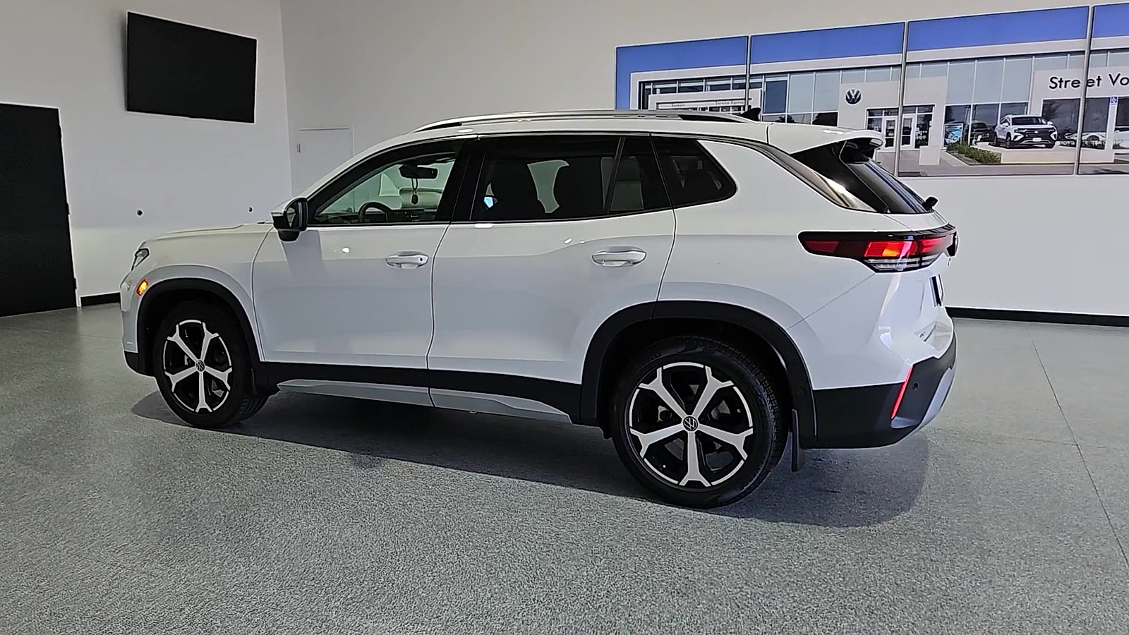 2026 Volkswagen Tiguan SE Pure White at Street VW of Amarillo