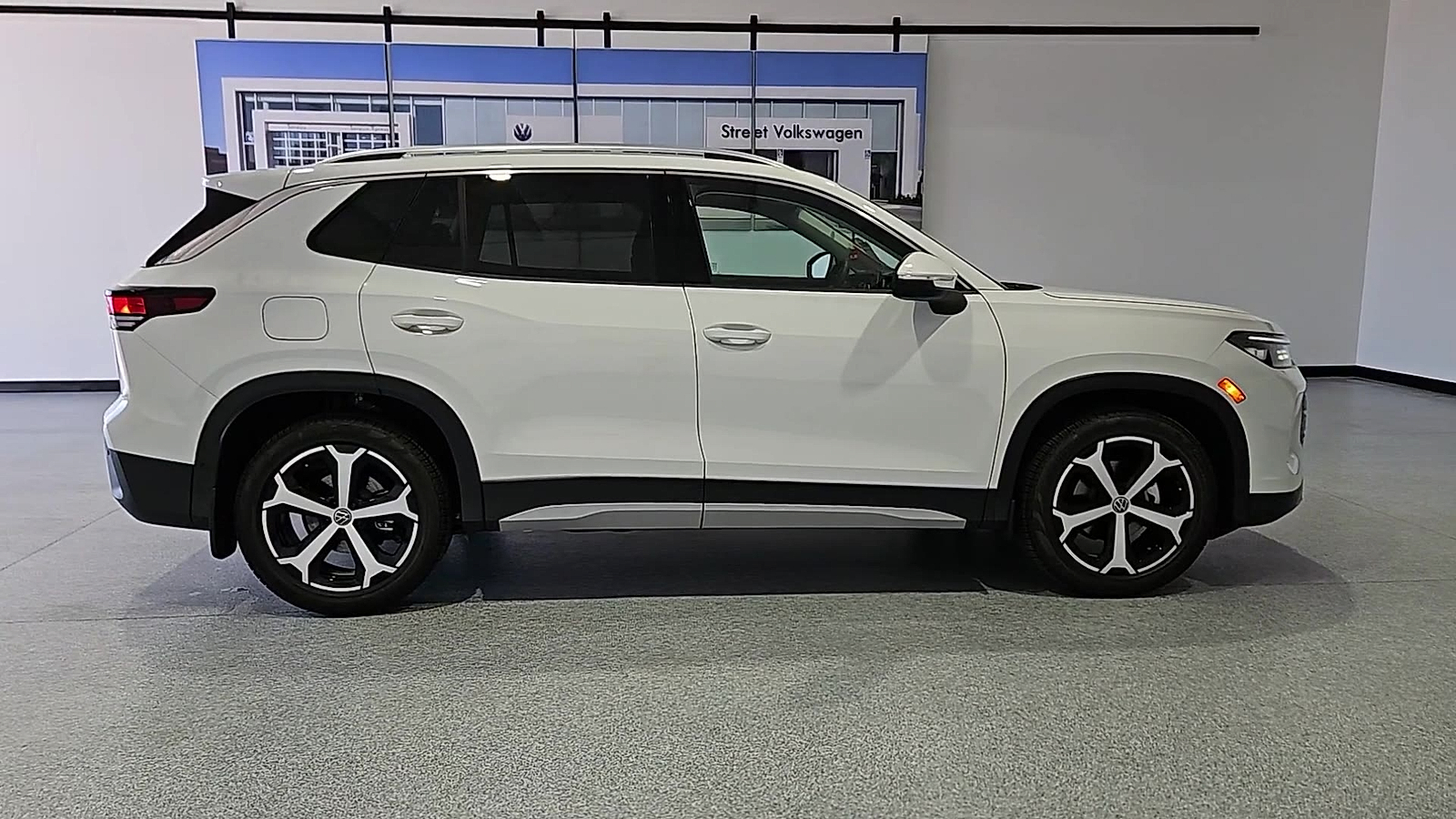 2026 Volkswagen Tiguan SE Pure White at Street VW of Amarillo