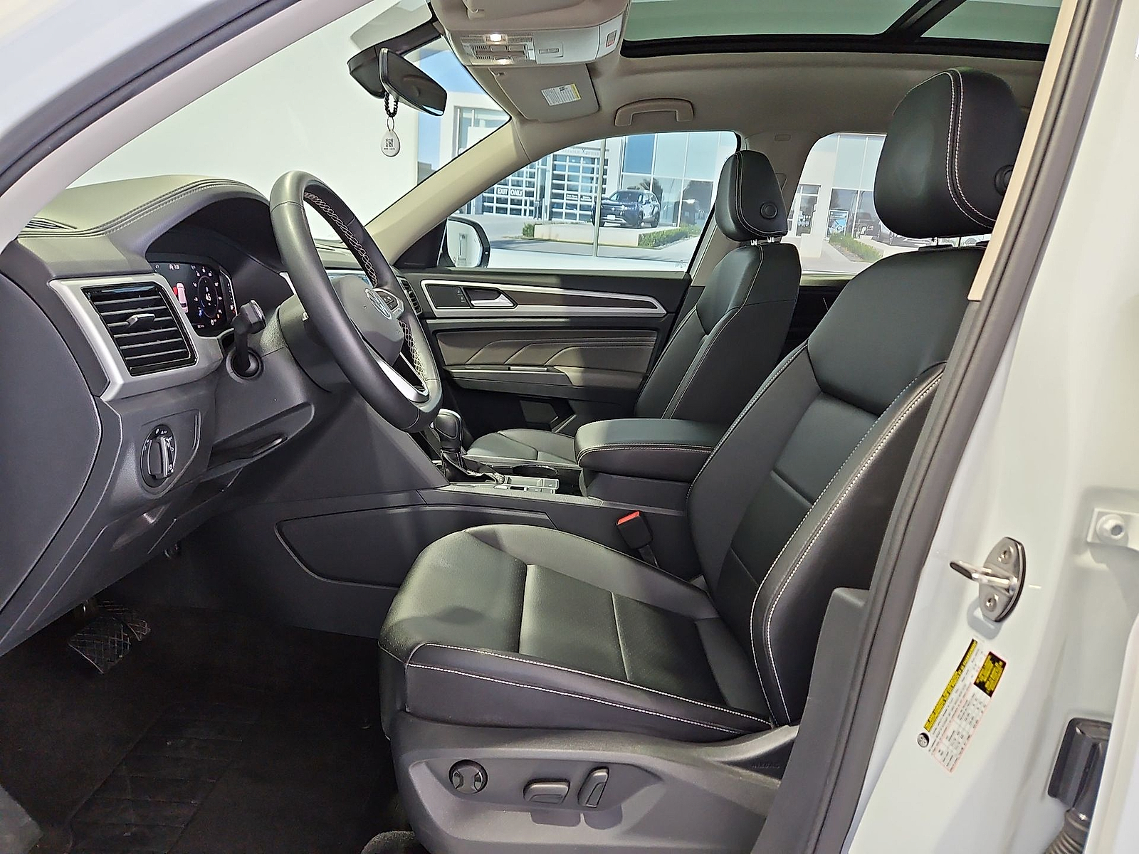 2023 Volkswagen Atlas 3.6L V6 SE w/Technology Pure White at Street VW of Amarillo