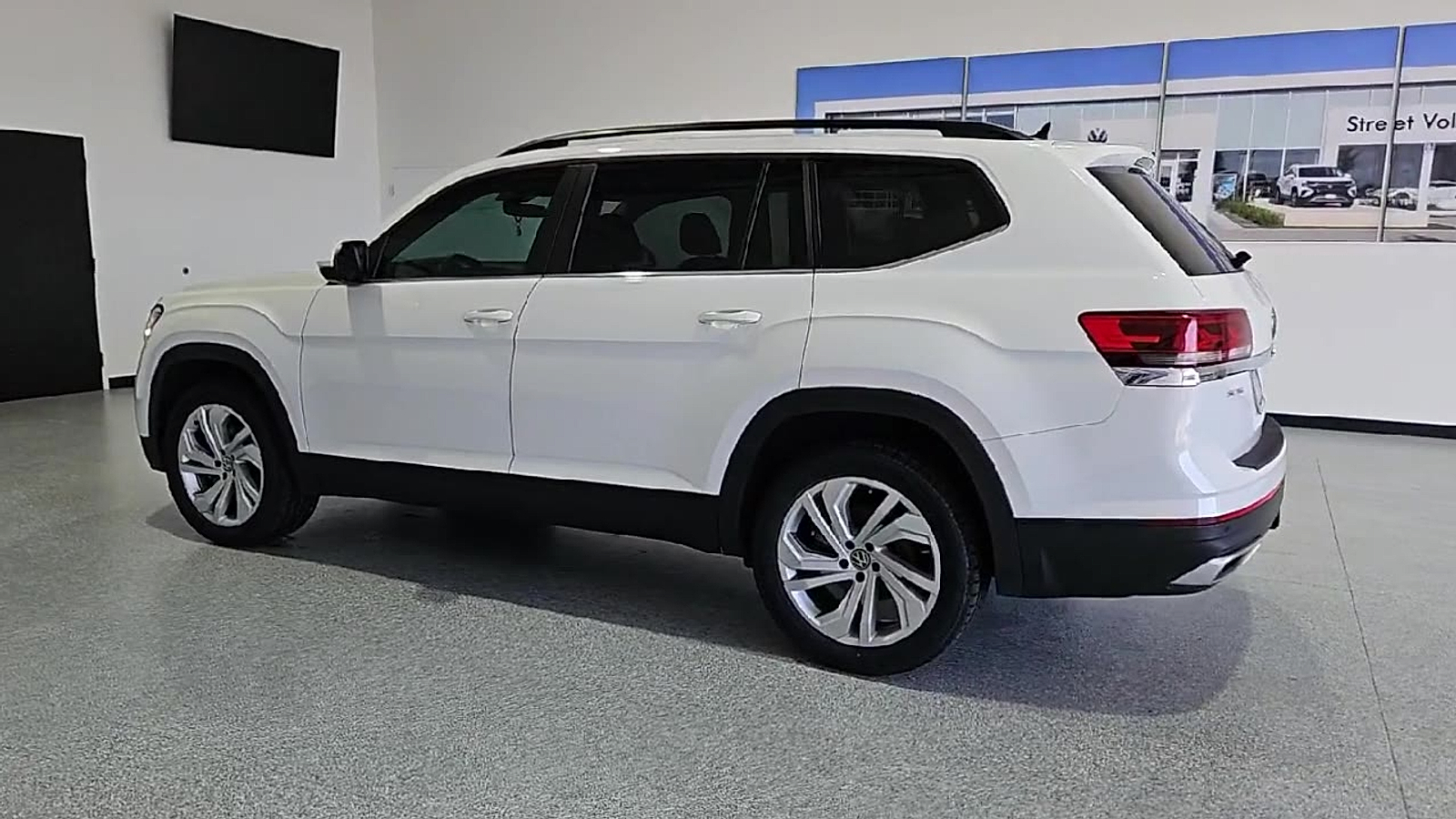 2023 Volkswagen Atlas 3.6L V6 SE w/Technology Pure White at Street VW of Amarillo