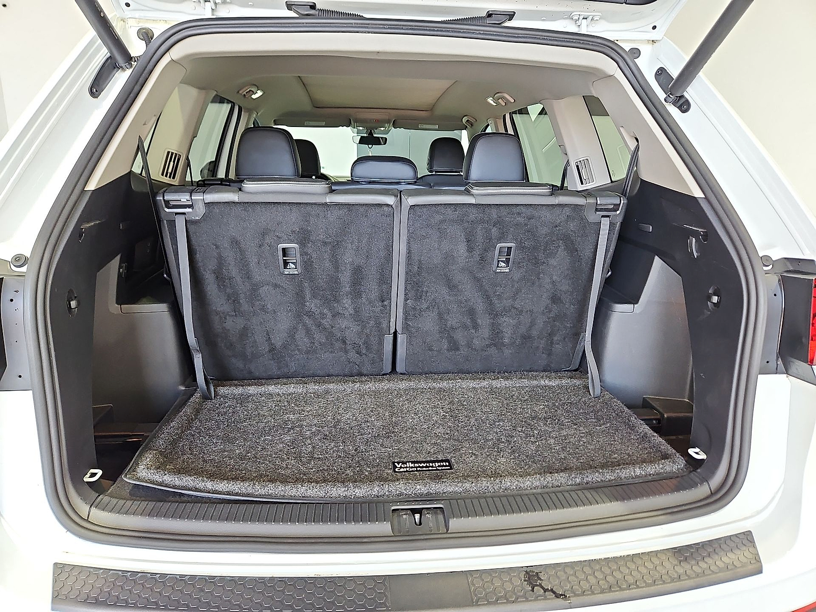 2023 Volkswagen Atlas 3.6L V6 SE w/Technology Pure White at Street VW of Amarillo
