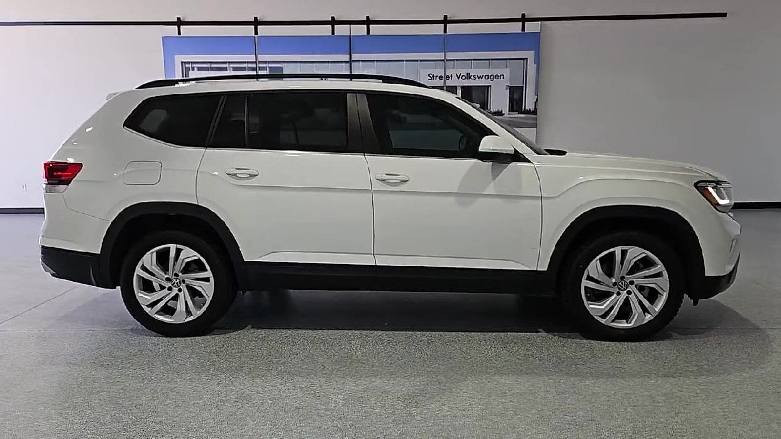 2023 Volkswagen Atlas 3.6L V6 SE w/Technology Pure White at Street VW of Amarillo