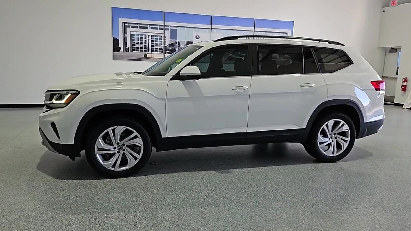 2023 Volkswagen Atlas 3.6L V6 SE w/Technology Pure White at Street VW of Amarillo