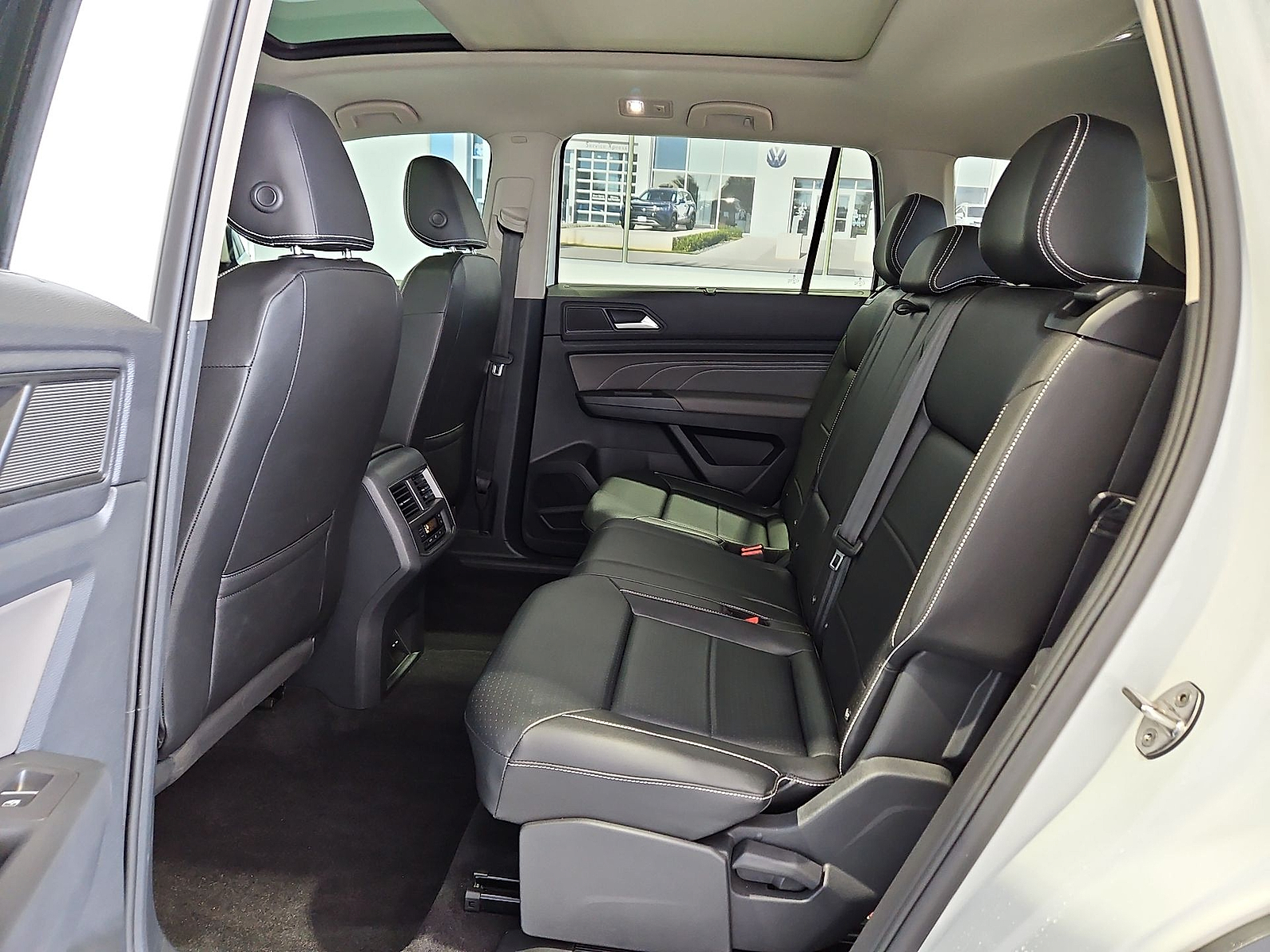 2023 Volkswagen Atlas 3.6L V6 SE w/Technology Pure White at Street VW of Amarillo