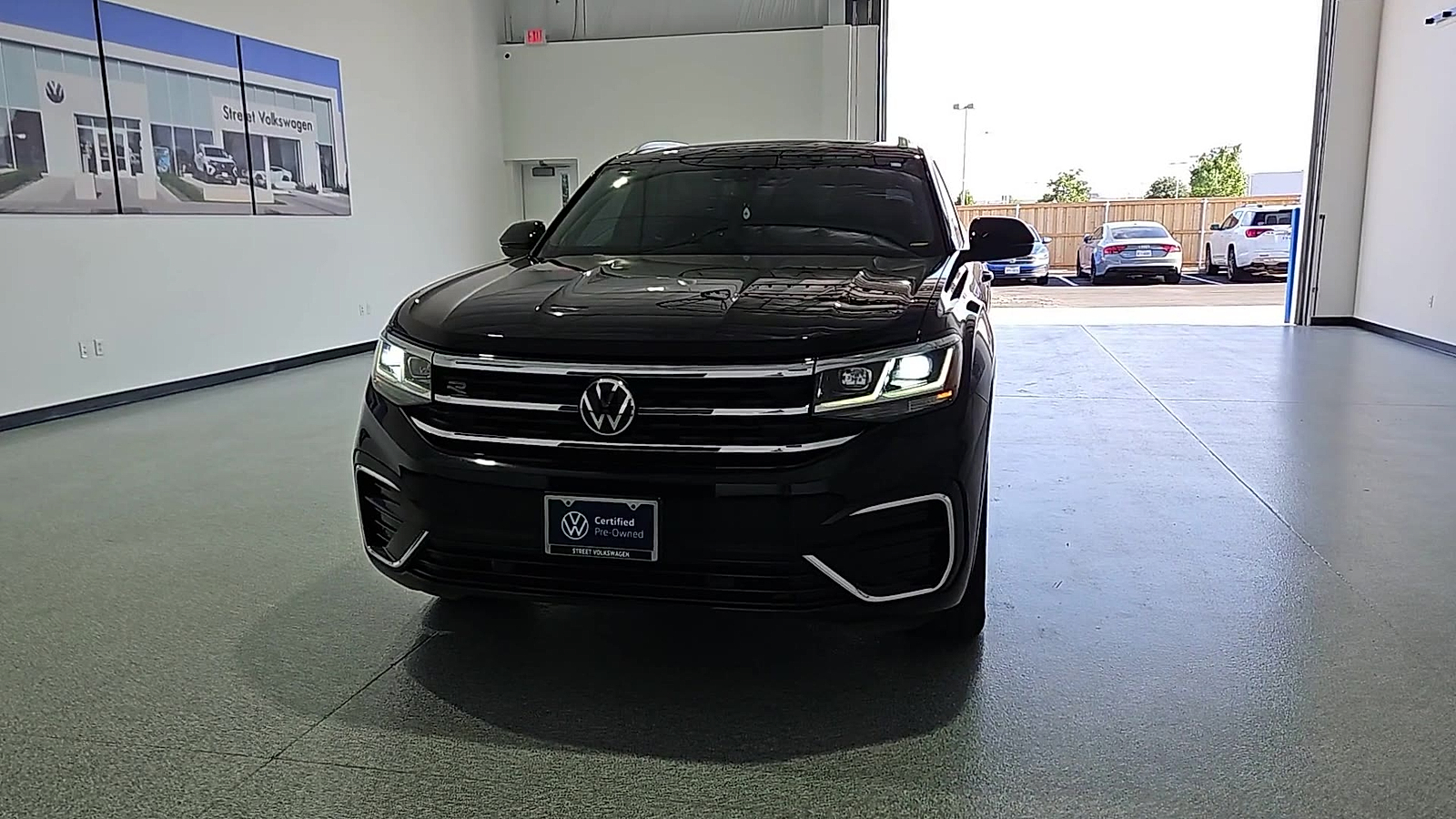 2022 Volkswagen Atlas Cross Sport 3.6L V6 SEL R-Line Deep Black at Street VW of Amarillo