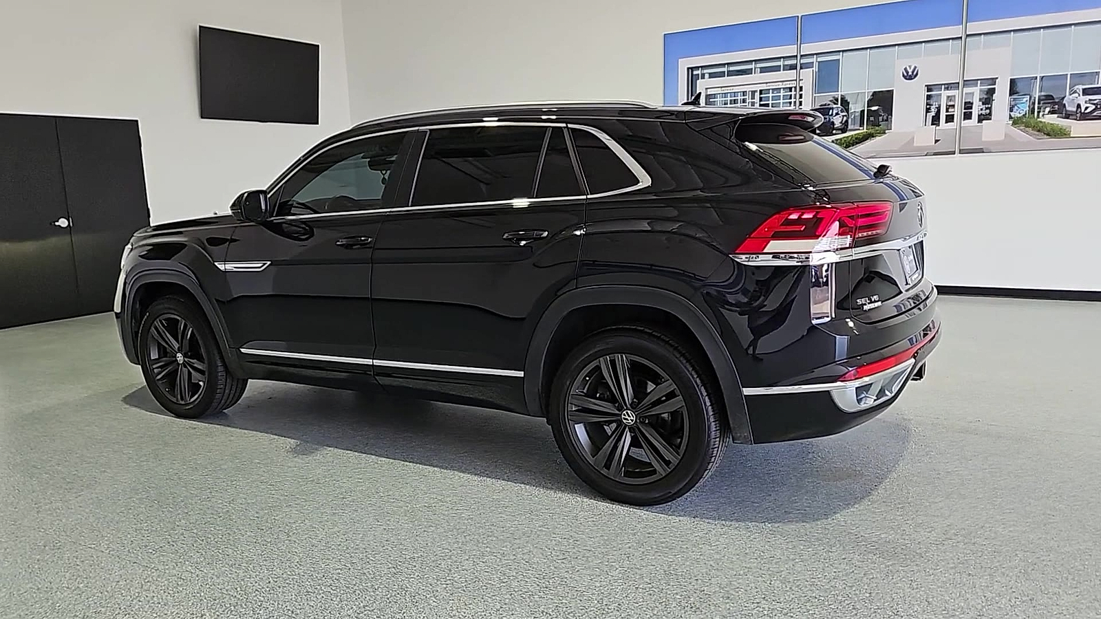 2022 Volkswagen Atlas Cross Sport 3.6L V6 SEL R-Line Deep Black at Street VW of Amarillo