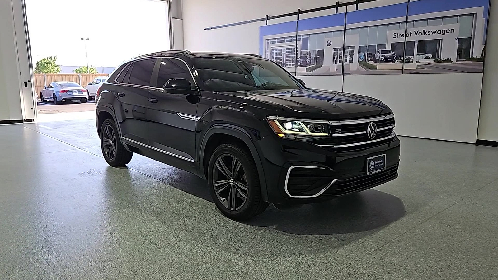 2022 Volkswagen Atlas Cross Sport 3.6L V6 SEL R-Line Deep Black at Street VW of Amarillo