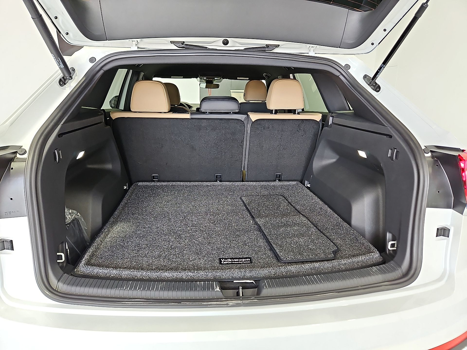 2026 Volkswagen Atlas Cross Sport SE Opal White Pearl at Street VW of Amarillo