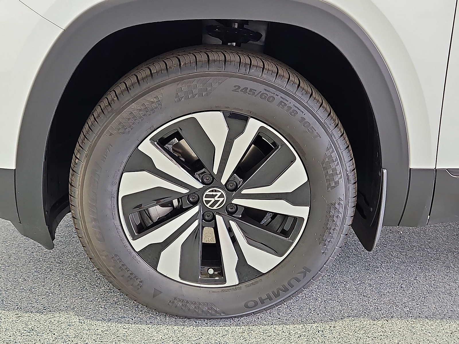 2026 Volkswagen Atlas Cross Sport SE Opal White Pearl at Street VW of Amarillo