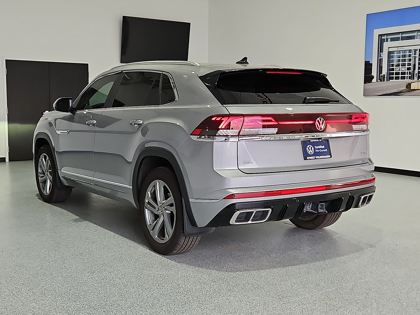 2024 Volkswagen Atlas Cross Sport 2.0T SEL R-Line Silver Mist Metallic at Street VW of Amarillo