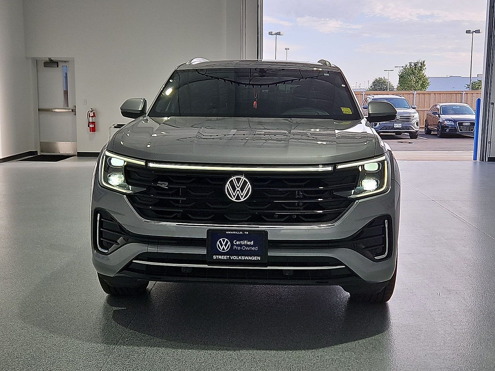 2024 Volkswagen Atlas Cross Sport 2.0T SEL R-Line Silver Mist Metallic at Street VW of Amarillo