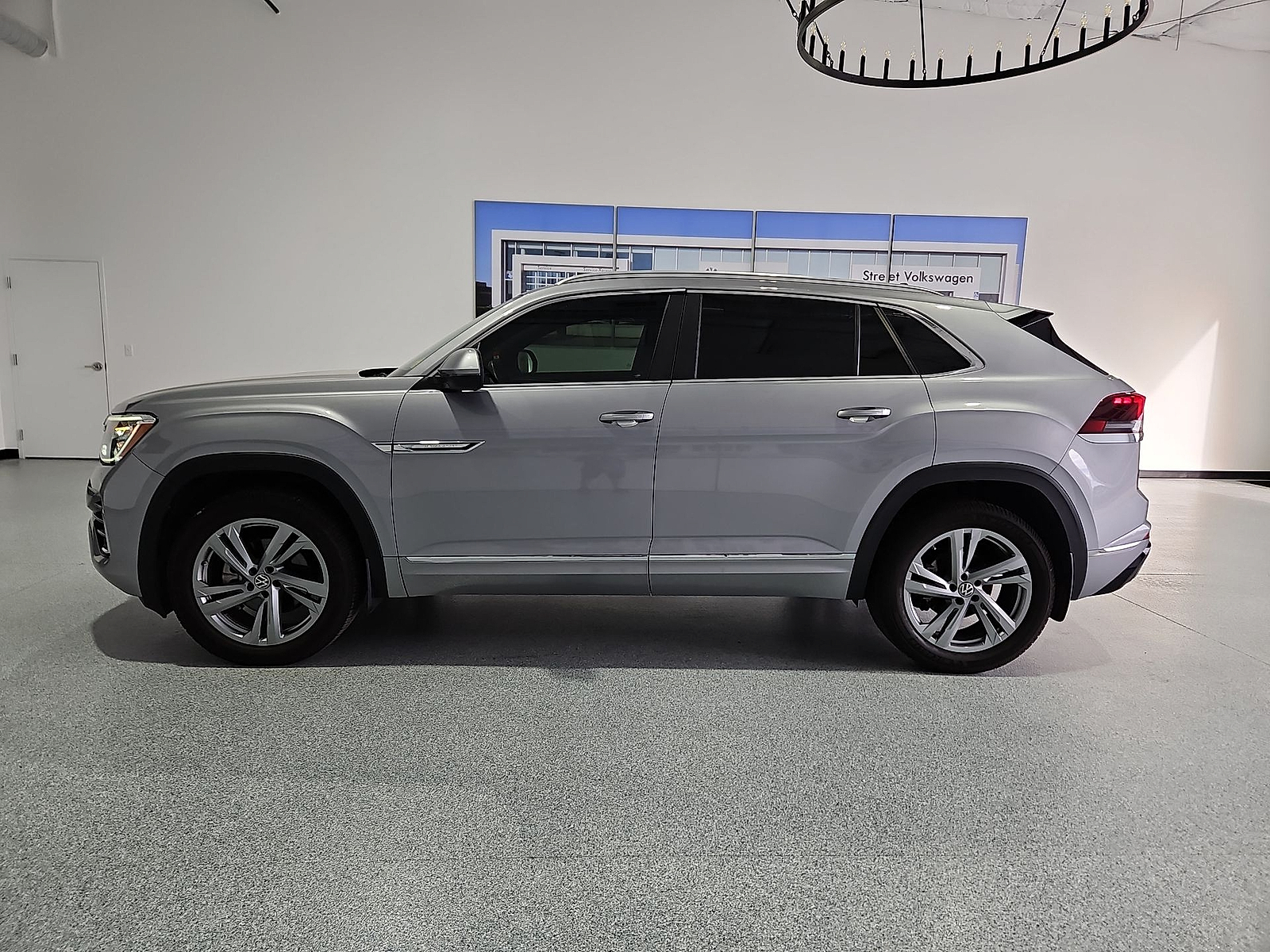 2024 Volkswagen Atlas Cross Sport 2.0T SEL R-Line Silver Mist Metallic at Street VW of Amarillo