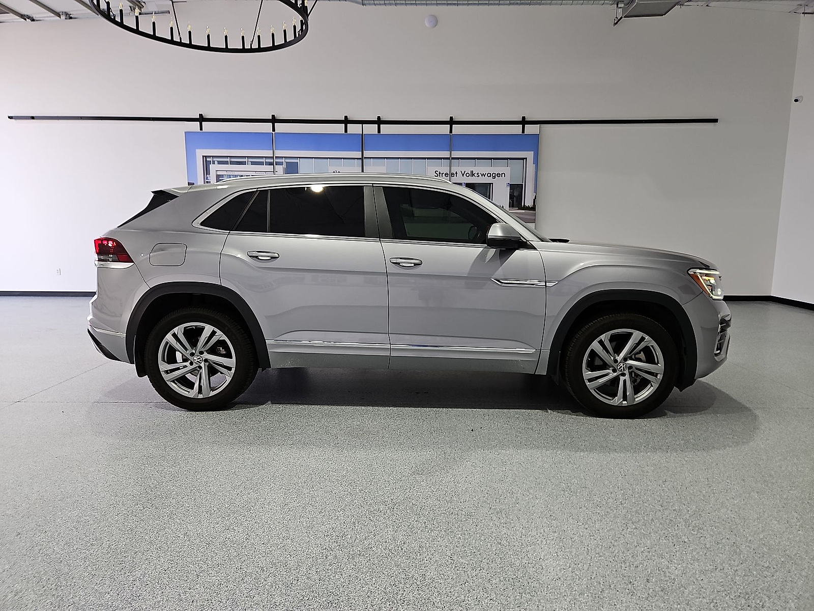 2024 Volkswagen Atlas Cross Sport 2.0T SEL R-Line Silver Mist Metallic at Street VW of Amarillo