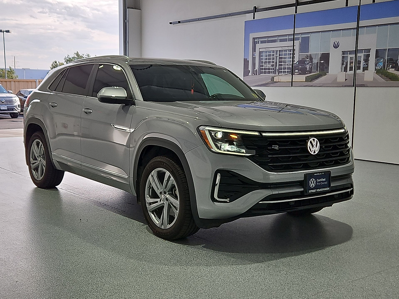 2024 Volkswagen Atlas Cross Sport 2.0T SEL R-Line Silver Mist Metallic at Street VW of Amarillo