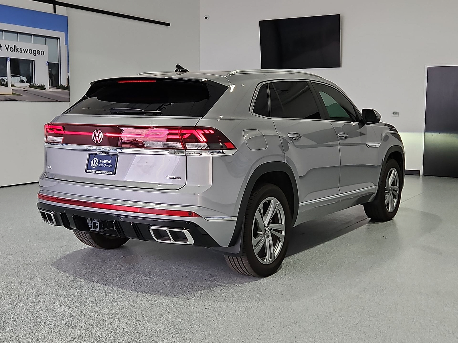 2024 Volkswagen Atlas Cross Sport 2.0T SEL R-Line Silver Mist Metallic at Street VW of Amarillo