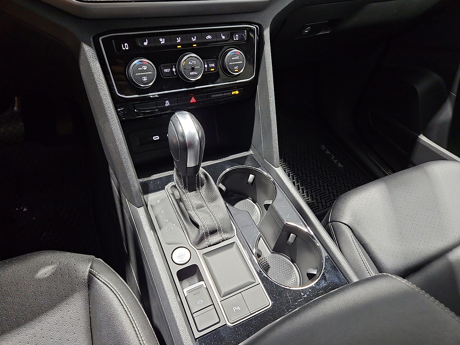 2023 Volkswagen Atlas 3.6L V6 SE w/Technology Deep Black at Street VW of Amarillo