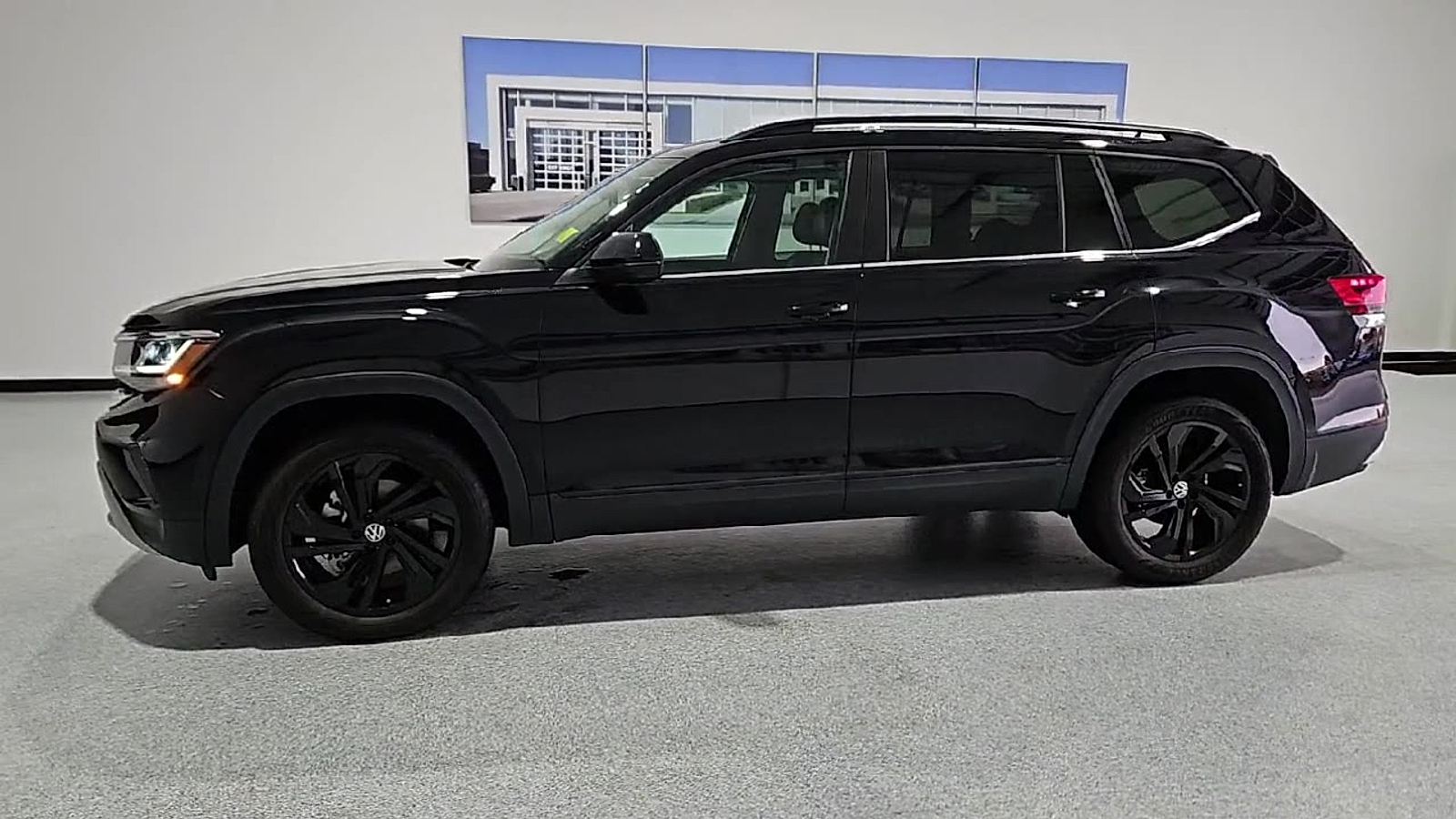 2023 Volkswagen Atlas 3.6L V6 SE w/Technology Deep Black at Street VW of Amarillo