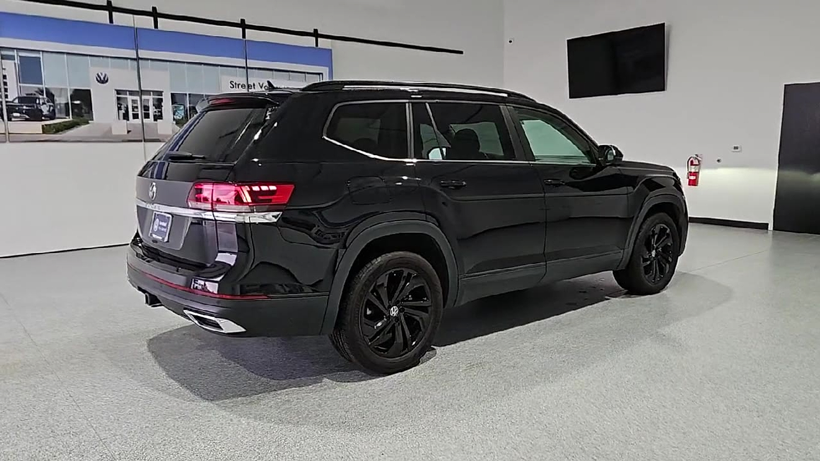2023 Volkswagen Atlas 3.6L V6 SE w/Technology Deep Black at Street VW of Amarillo
