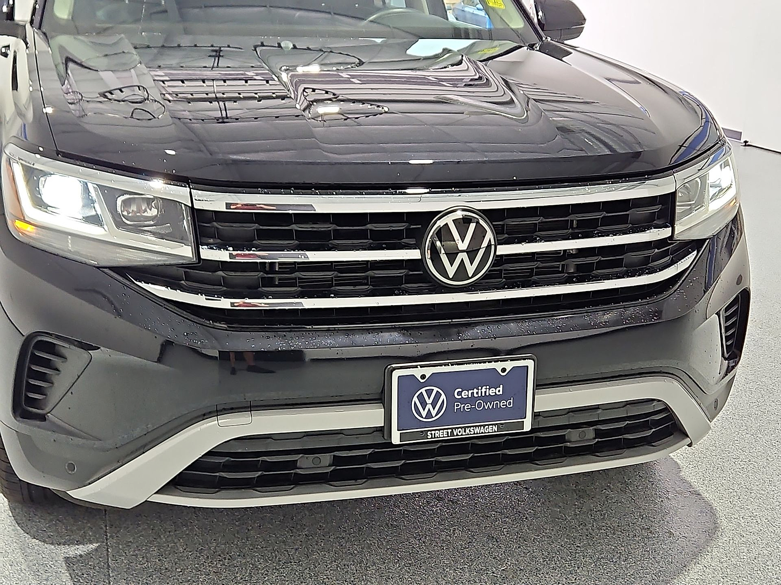 2023 Volkswagen Atlas 3.6L V6 SE w/Technology Deep Black at Street VW of Amarillo