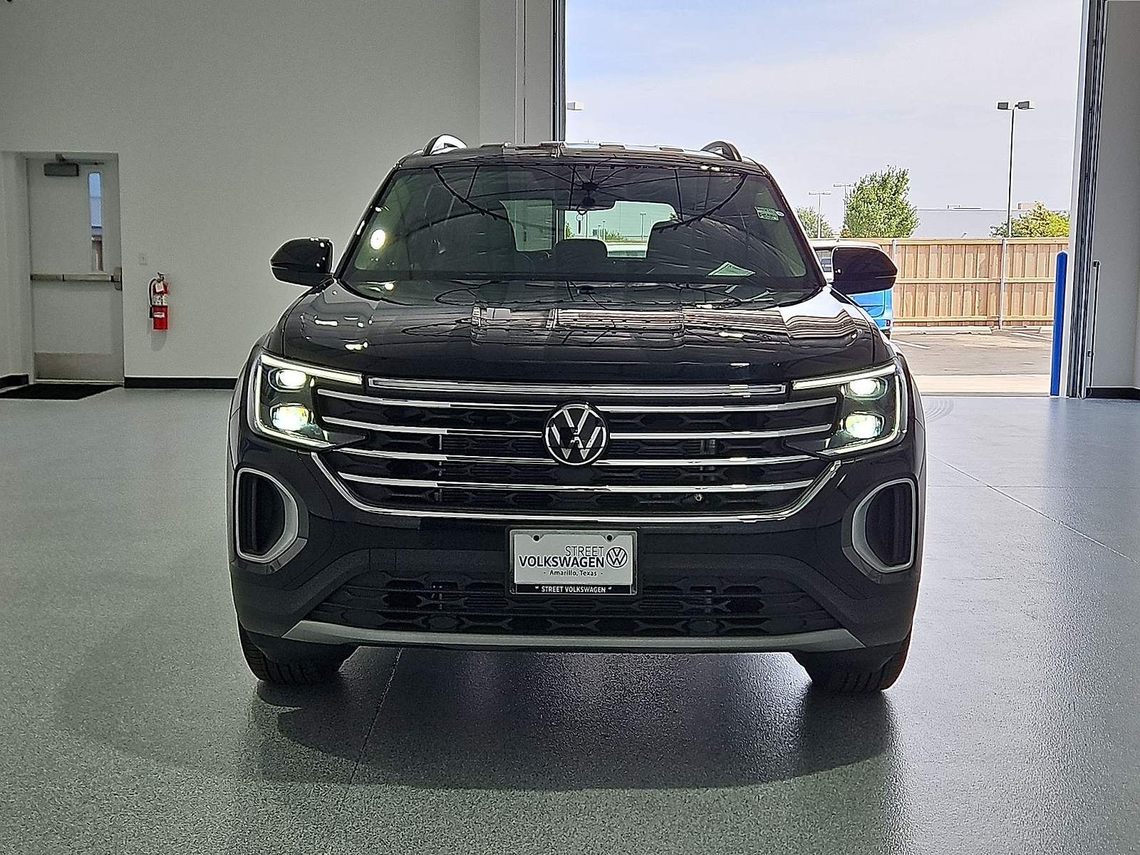 2026 Volkswagen Atlas SE Deep Black Pearl at Street VW of Amarillo